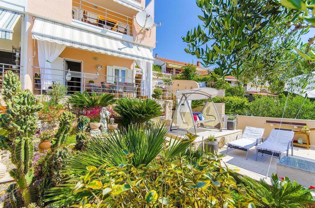 Apartments Nives Trogir Buitenkant foto