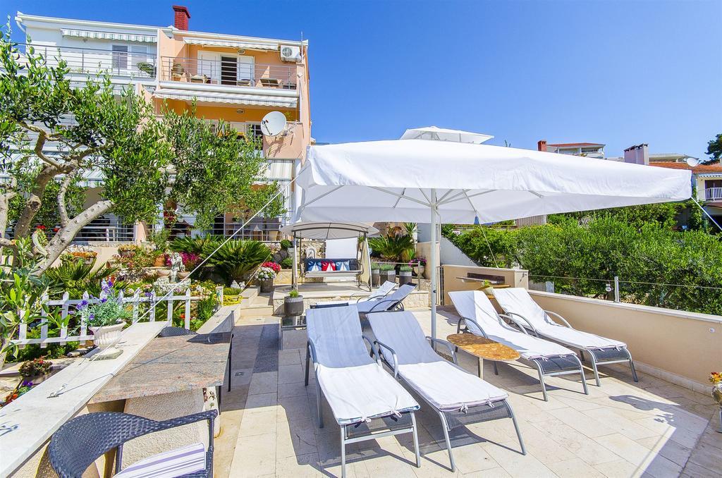 Apartments Nives Trogir Buitenkant foto